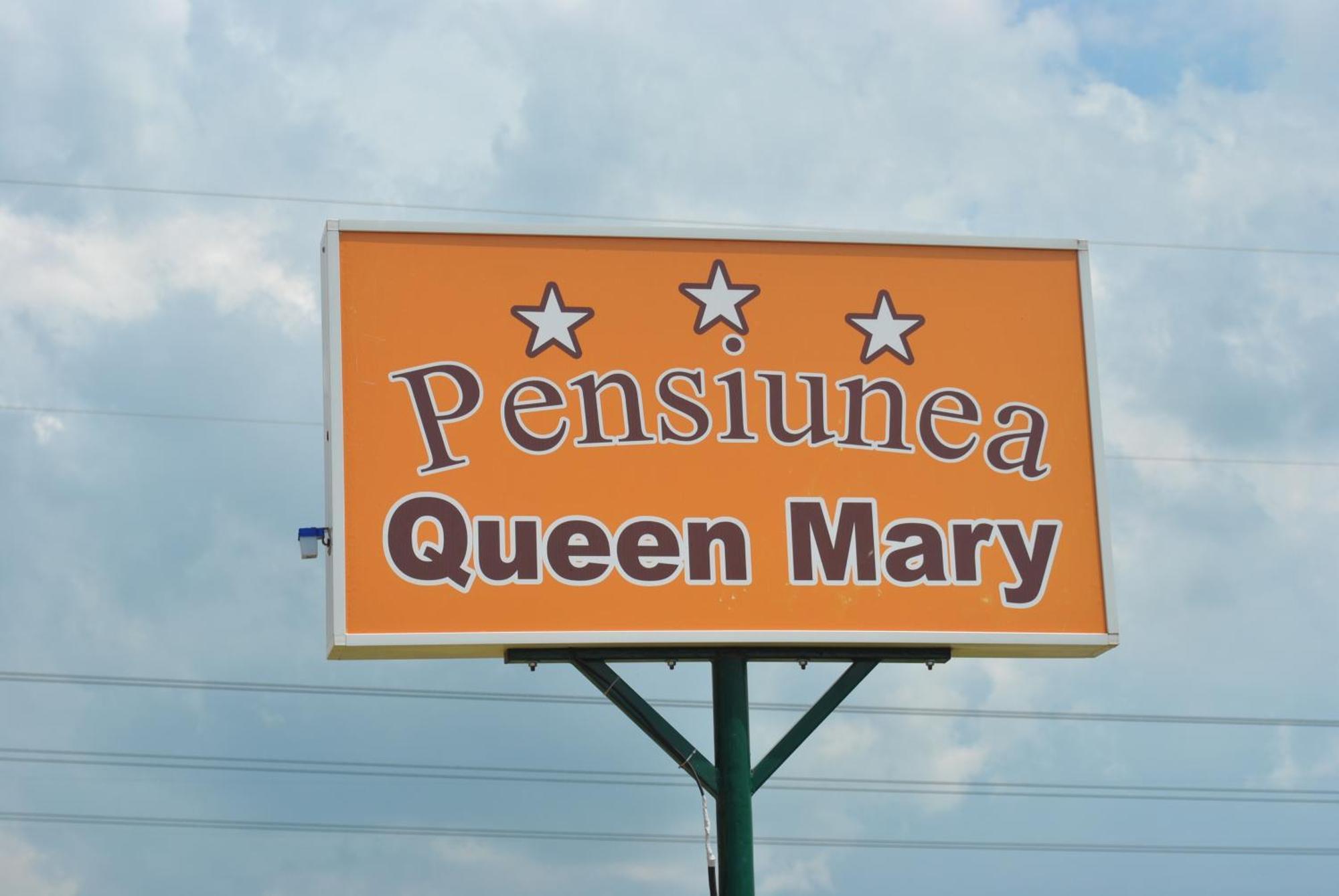 Pensiunea Queen Mary Sanpetru Luaran gambar